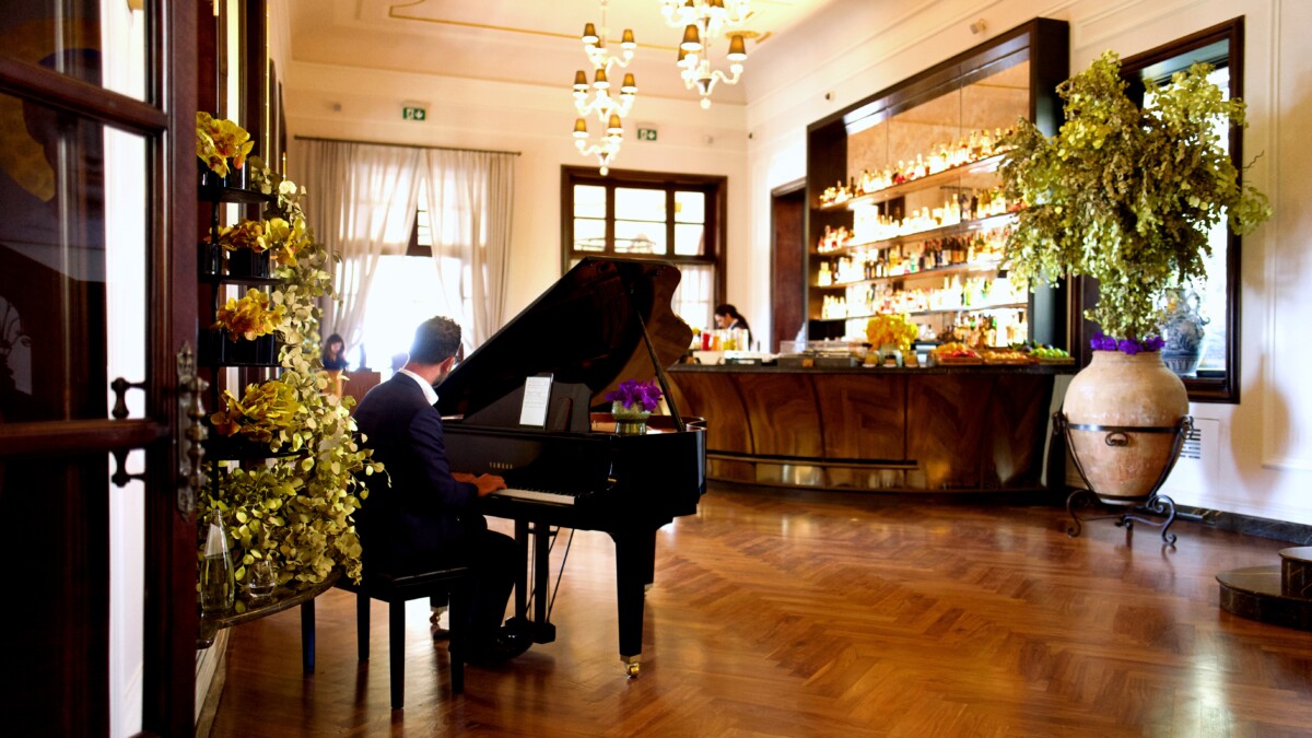 San Domenico Taormina Four Seasons Pianist at Bar & Chiostro (White Lotus locale)